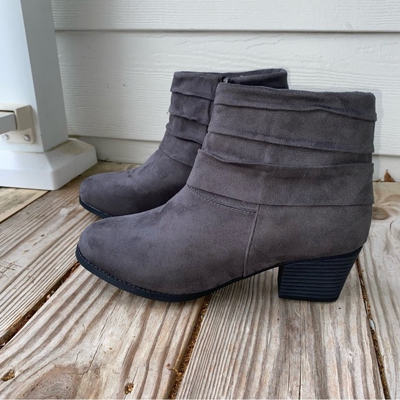 PATRIZIA BY SPRING STEP Fur Lined Faux Suede Grey Zip Up Aloly Bootie - Picture 2 of 9